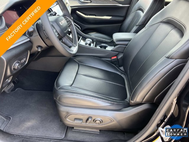 Certified 2025 Jeep Grand Cherokee Limited w/ Luxury Tech Group II AWD/4WD image 27