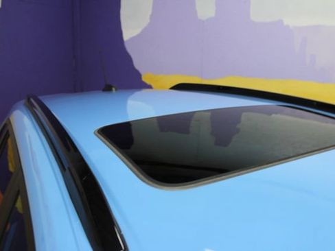 Used 2024 Chevrolet Trax RS w/ Sunroof Package FWD image 2