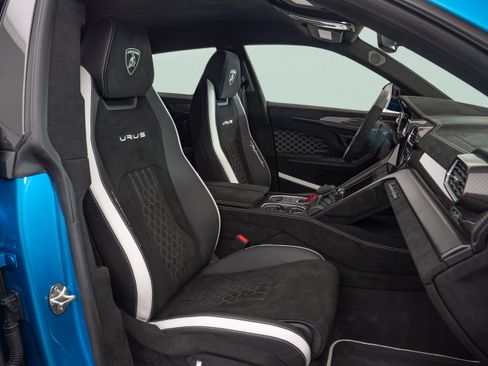 Used 2024 Lamborghini Urus Performante AWD/4WD image 10