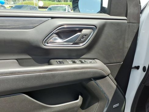 Used 2023 GMC Yukon SLT RWD image 17