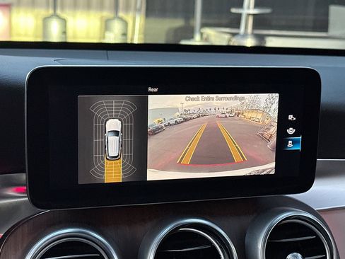 Certified 2022 Mercedes-Benz GLC 300 image 17