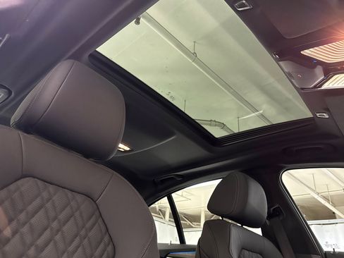 Certified 2023 BMW 530e w/ Premium Package image 15