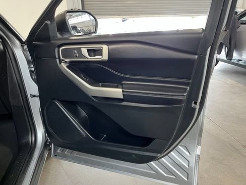 Used 2023 Ford Explorer XLT w/ Equipment Group 202A AWD/4WD image 12