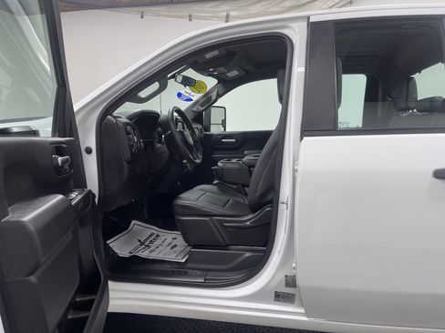 Used 2021 Chevrolet Silverado 2500 W/T w/ WT Fleet Convenience Package image 9