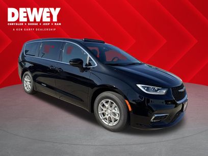 New 2026 Chrysler Pacifica Select