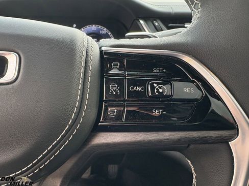 Certified 2025 Jeep Grand Cherokee L Overland w/ Trailer Tow Package image 21