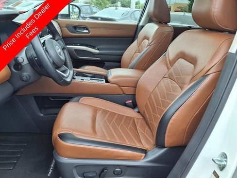 Used 2023 Nissan Pathfinder Platinum FWD image 27
