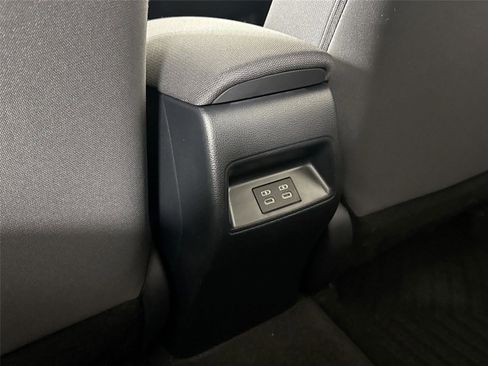 Certified 2023 Toyota Corolla LE image 32