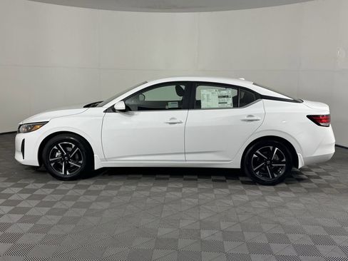 New 2025 Nissan Sentra SV image 7