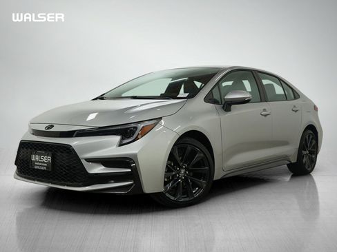 Used 2025 Toyota Corolla SE image 1