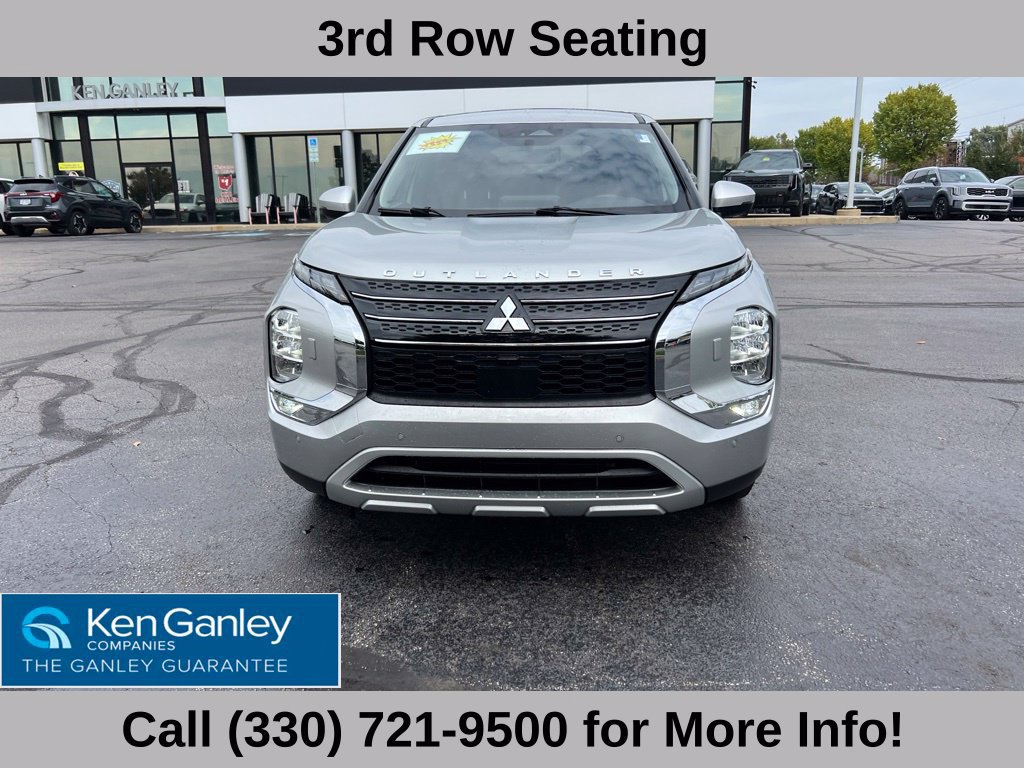 Used 2023 Mitsubishi Outlander SE AWD/4WD image 3
