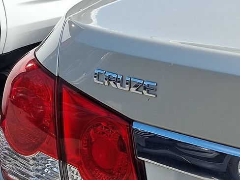 Used 2014 Chevrolet Cruze LT w/ All-Star Edition FWD image 4
