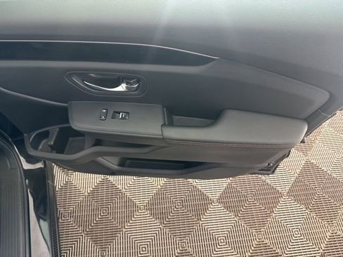 Used 2025 Honda Pilot TrailSport image 25