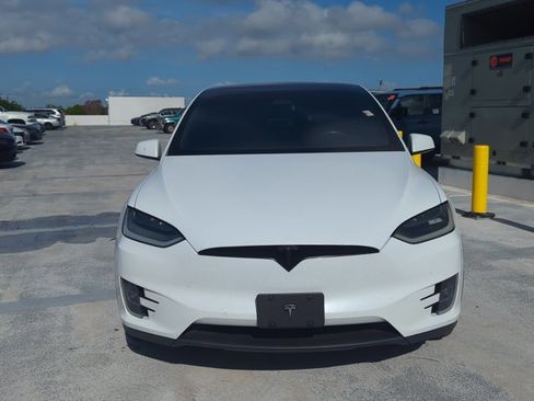 Used 2018 Tesla Model X P100D image 3