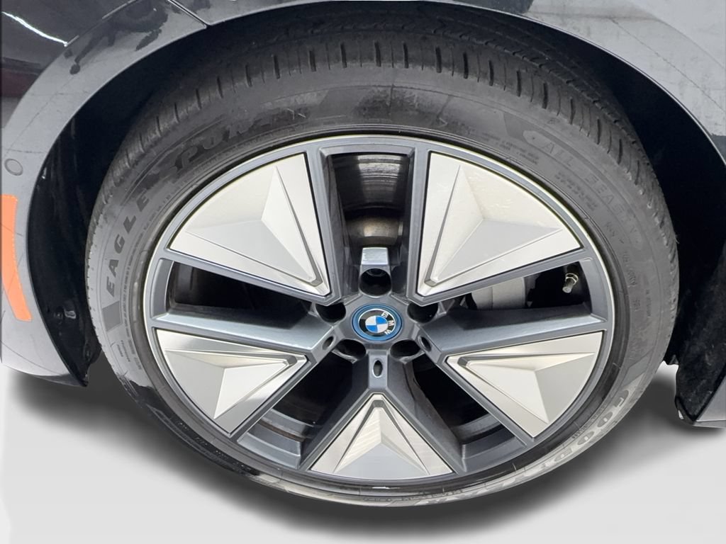 Used 2023 BMW i4 eDrive35 RWD image 14