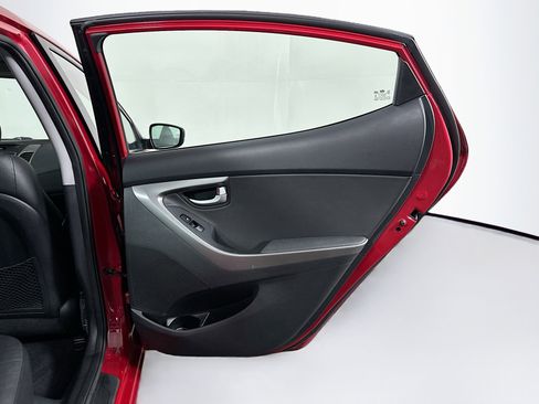 Used 2016 Hyundai Elantra Limited image 29