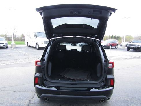 Used 2023 Ford Escape ST-Line Elite AWD/4WD image 8