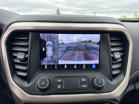 Used 2023 GMC Acadia Denali w/ Denali Ultimate Package AWD/4WD image 15