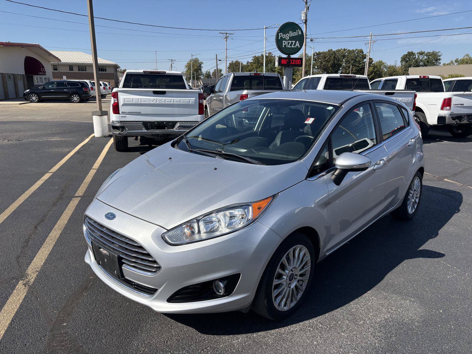Used 2014 Ford Fiesta Titanium FWD image 4