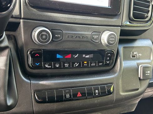 Used 2025 RAM ProMaster 2500 w/ Convenience Group FWD image 26