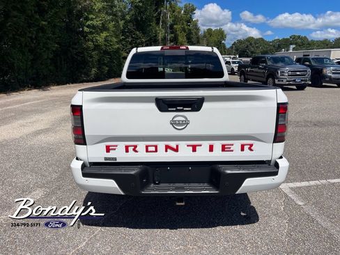 Used 2025 Nissan Frontier SV RWD image 13