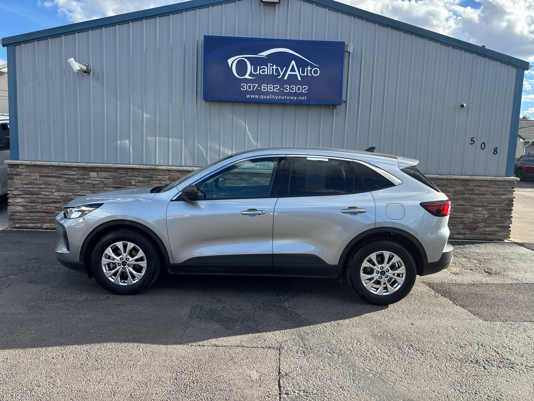 Used 2023 Ford Escape Active w/ Cold Weather Package FWD image 1