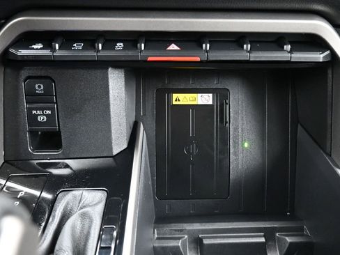 Used 2024 Toyota Tundra Limited image 27