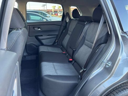 Used 2025 Nissan Rogue SV AWD/4WD image 40