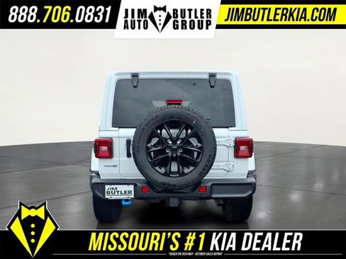 Used 2024 Jeep Wrangler Unlimited Sahara w/ Technology Group AWD/4WD image 23