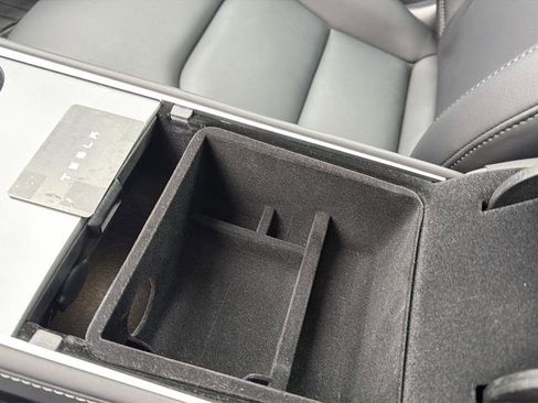 Used 2023 Tesla Model Y Long Range image 24