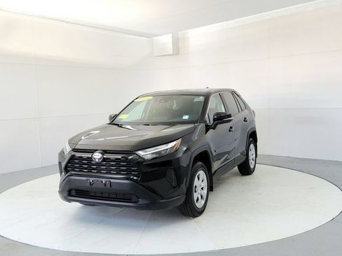 Used 2025 Toyota RAV4 LE AWD/4WD image 2