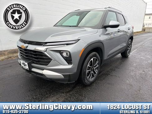 Used 2025 Chevrolet TrailBlazer LT image 1