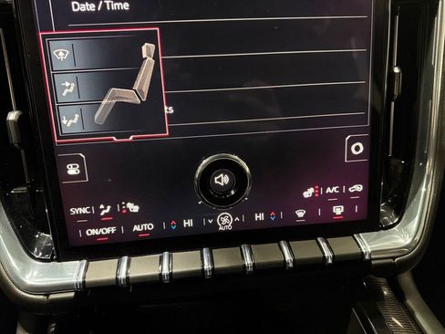 Used 2025 GMC Yukon XL Elevation image 33