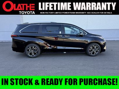New 2025 Toyota Sienna Platinum