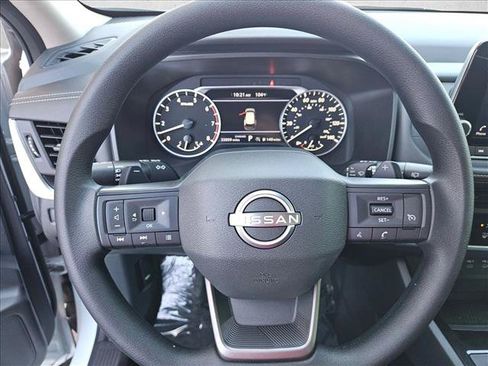 Used 2025 Nissan Rogue S FWD image 26