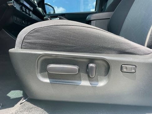 Used 2022 Toyota Tacoma TRD Sport w/ Technology Package RWD image 25