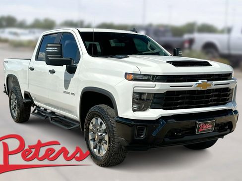 Used 2024 Chevrolet Silverado 2500 Custom w/ Custom Value Package image 1