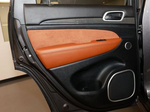 Used 2021 Jeep Grand Cherokee SRT image 21