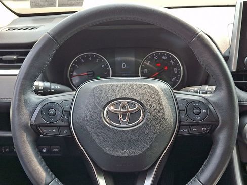 Used 2021 Toyota RAV4 XLE w/ Convenience Package AWD/4WD image 19