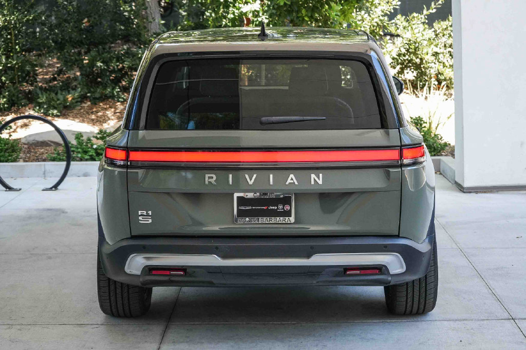 Used 2024 Rivian R1S Launch Edition Quad AWD/4WD image 5