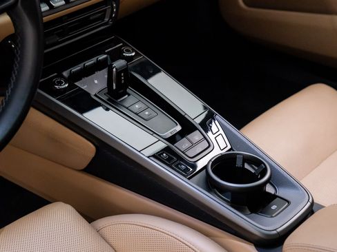 Used 2022 Porsche 911 Carrera image 13