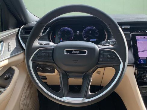 New 2025 Jeep Grand Cherokee Limited image 25