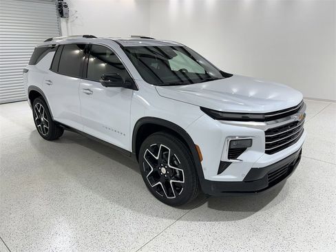 New 2026 Chevrolet Traverse High Country image 7