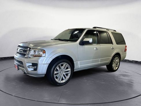 Used 2016 Ford Expedition Limited w/ Equipment Group 301A AWD/4WD image 3