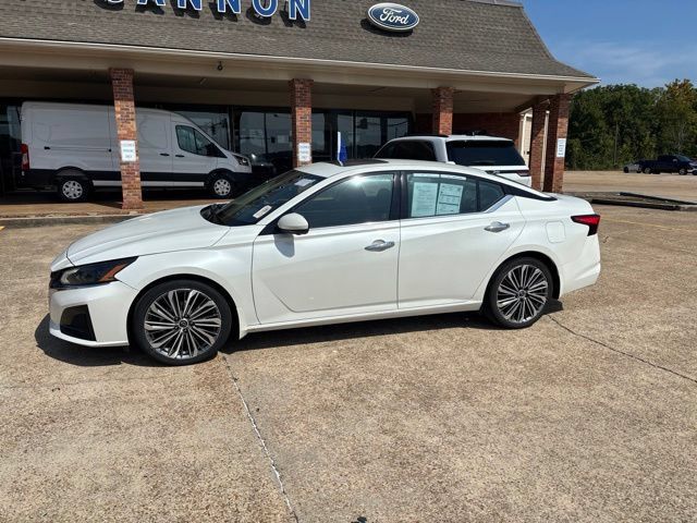 Used 2023 Nissan Altima 2.5 SL FWD image 1