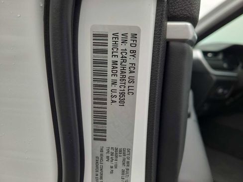 New 2026 Jeep Grand Cherokee Altitude image 29