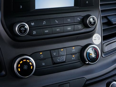 Used 2020 Ford Transit 350 XLT image 29