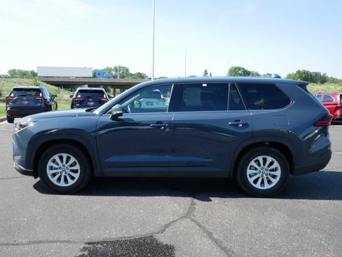 Used 2025 Toyota Grand Highlander AWD image 4