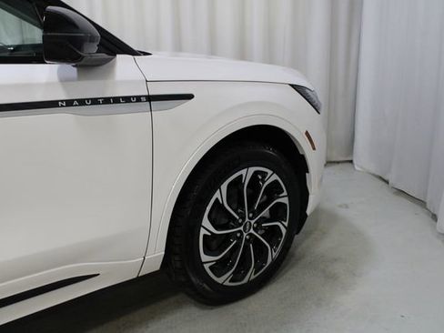New 2026 Lincoln Nautilus Reserve AWD/4WD image 58