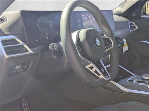 Used 2026 BMW 330i Sedan w/ M Sport Package image 9